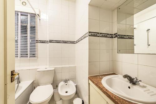 Strathmore Court Apartments - Tap to explore photos