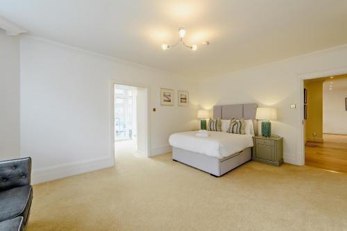 Strathmore Court Apartments
