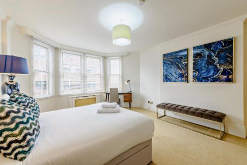 Strathmore Court Apartments - Tap to explore photos