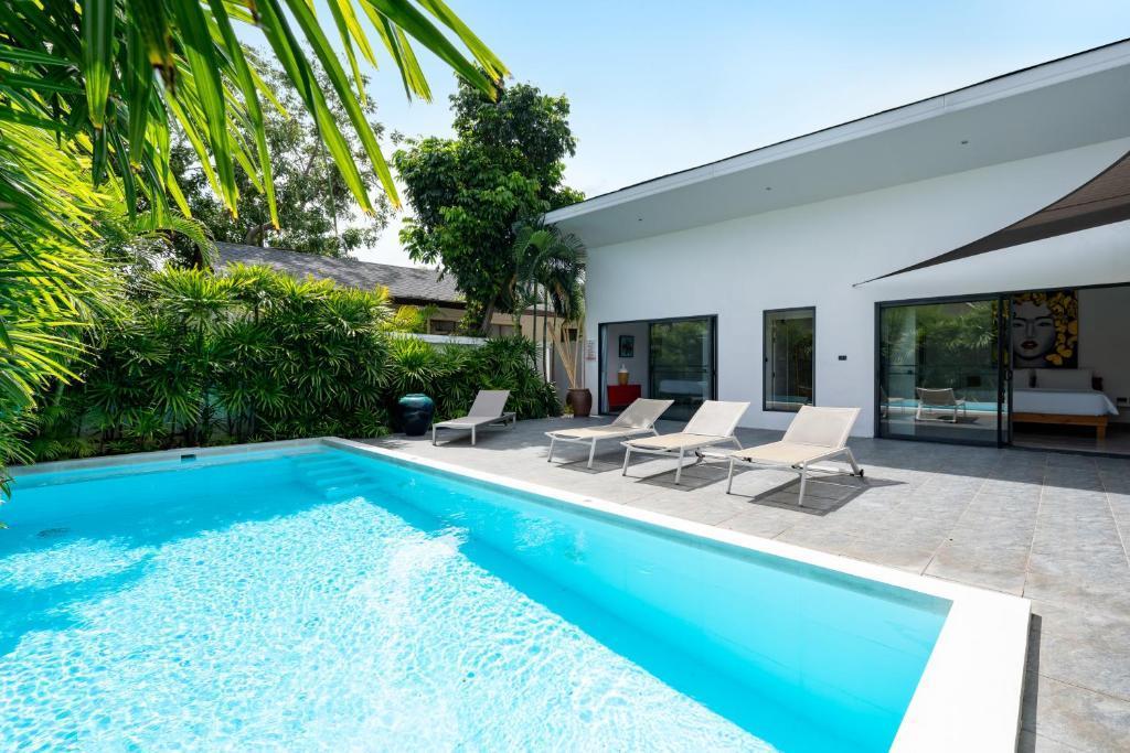 Villa Mokkaran, 3 Bedrooms, Chaweng Noi - Tap to explore photos