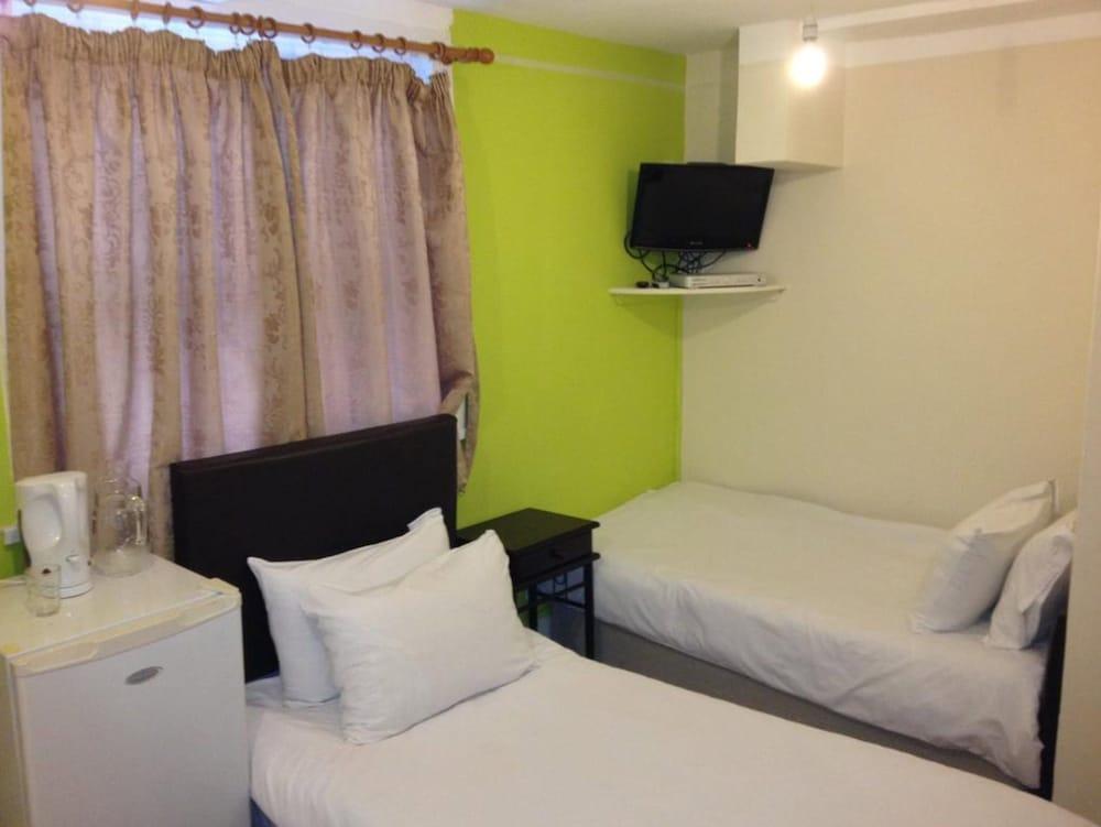 City View Hotel Roman Road Room Type - Standard Triple Room