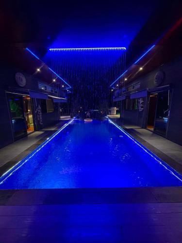 Stunning villa with ocean views and free car - Tap to explore photos