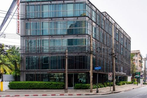 BB Glass House Pattanakrn บีบี กลาสเฮ้าส์ พัฒนาการ