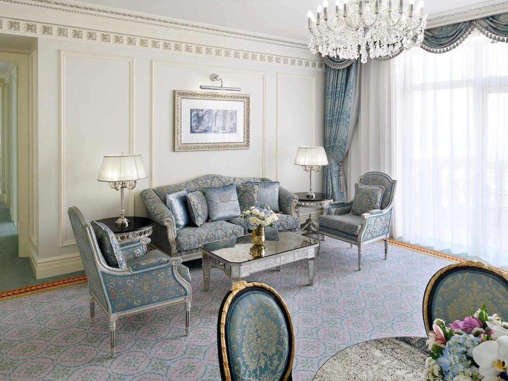 Raffles The Palm Room Type - Signature Suite Palm With Balcony and Club Lounge Access Raffles The Palm Room Type - Signature Suite Palm With Balcony and Club Lounge Access