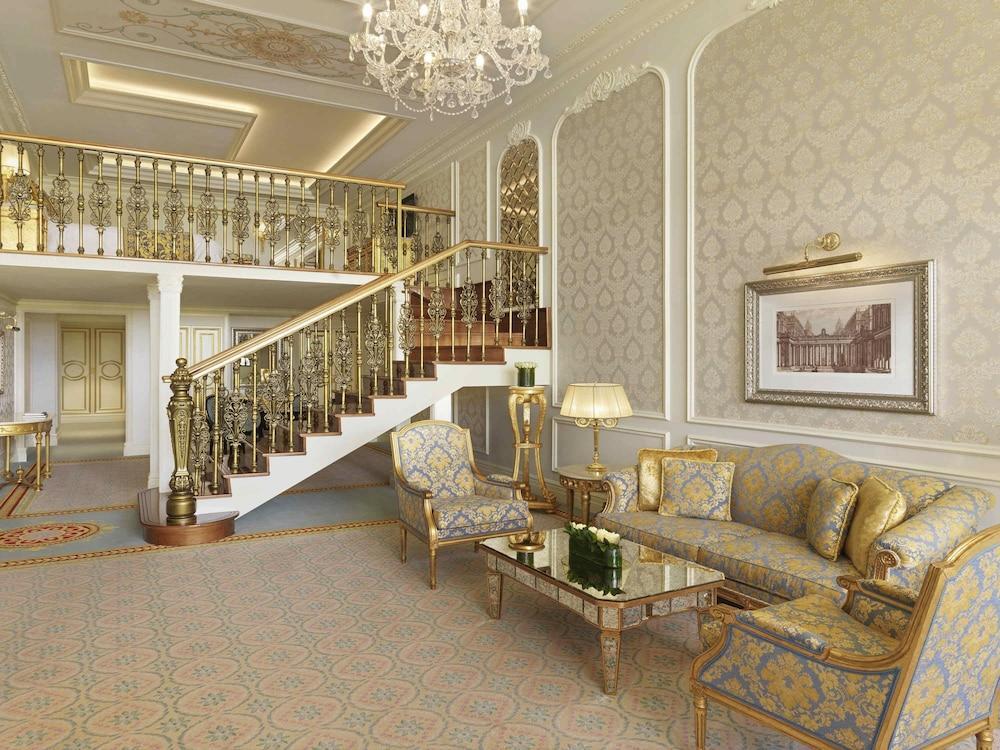 Raffles The Palm Room Type - Duplex Suite With Club Lounge Access Raffles The Palm Room Type - Duplex Suite With Club Lounge Access