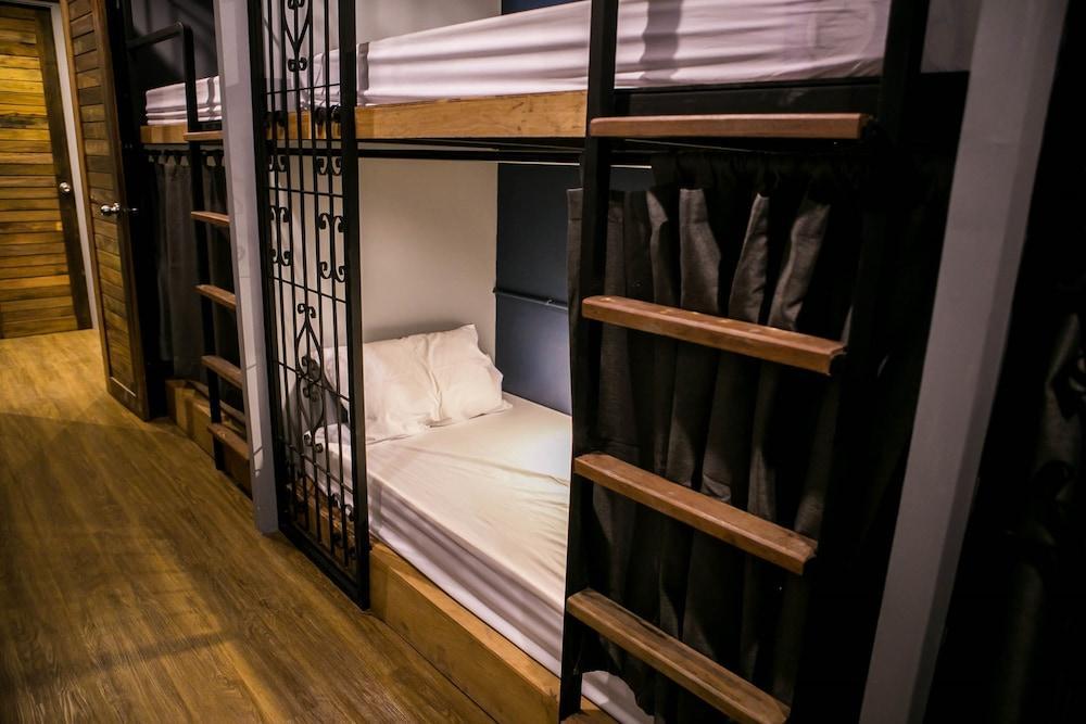 Silom Space Hostel Room Type - 6 Beds Mixed Dormitory