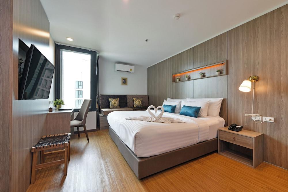 StayAt Bedever Bangkok Hotel Room Type - Deluxe King Room