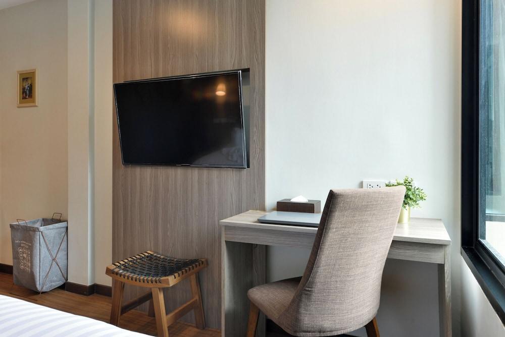 StayAt Bedever Bangkok Hotel - Tap to explore photos
