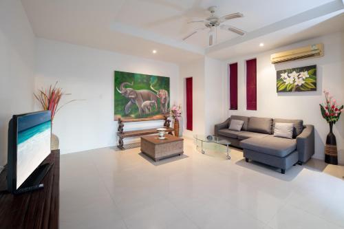 Prima Villas Karon Phuket - Tap to explore photos