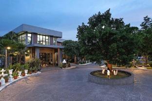 Raweewan Residence hotel - Tap to explore photos