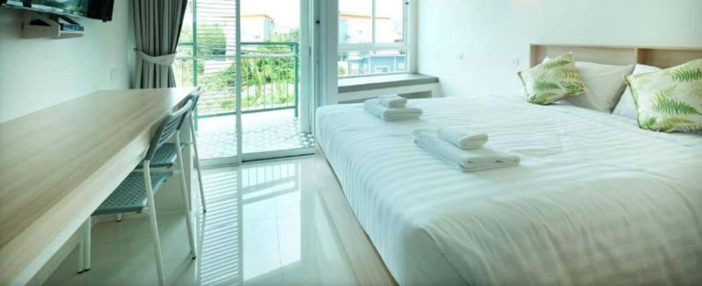 beHOME Phuket Room Type - Deluxe Double Room