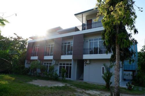 Snooze Inn Phuket - Free Shuttle to Bang Rong Pier - Tap to explore photos