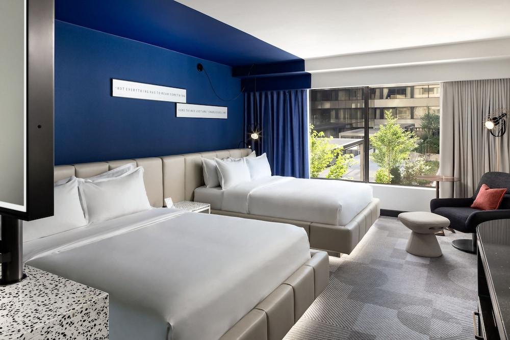 W Toronto Room Type - Room, 2 Queen Beds, Courtyard View