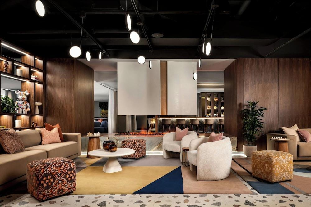 دبليو تورونتو