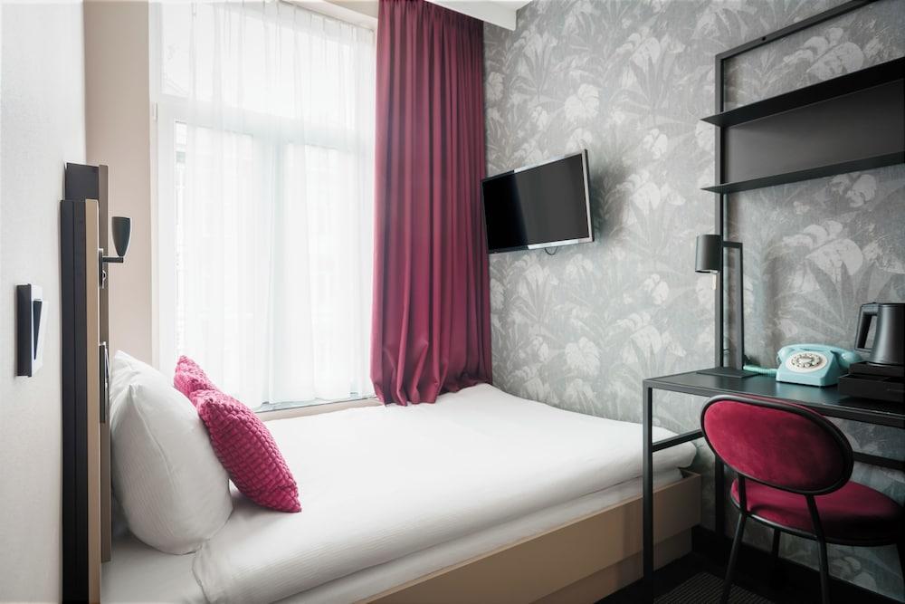 Krisotel Room Type - Small Double Room