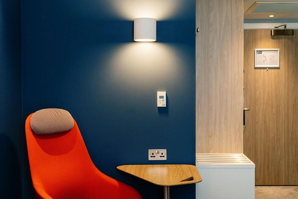 Holiday Inn Express AMSTERDAM - NORTH RIVERSIDE Room Type - Standard Room with Free Breakfast Holiday Inn Express AMSTERDAM - NORTH RIVERSIDE Room Type - Standard Room with Free Breakfast