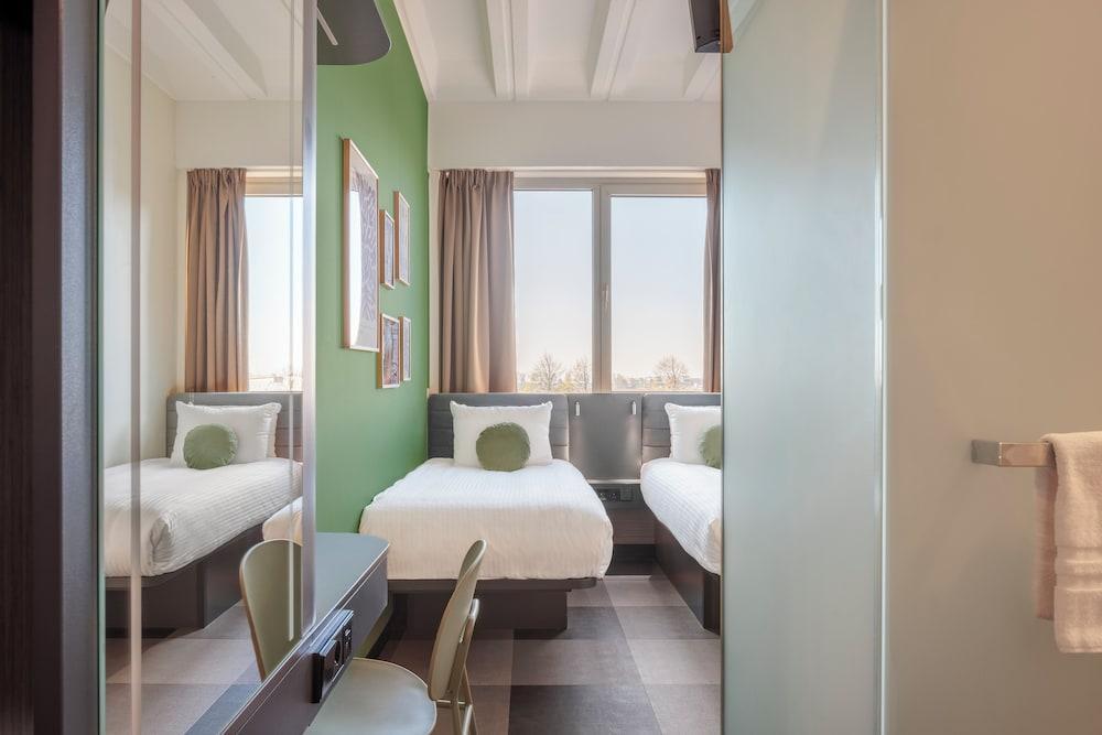 Maxhotel Amsterdam Airport Schiphol Room Type - Standard Twin Room