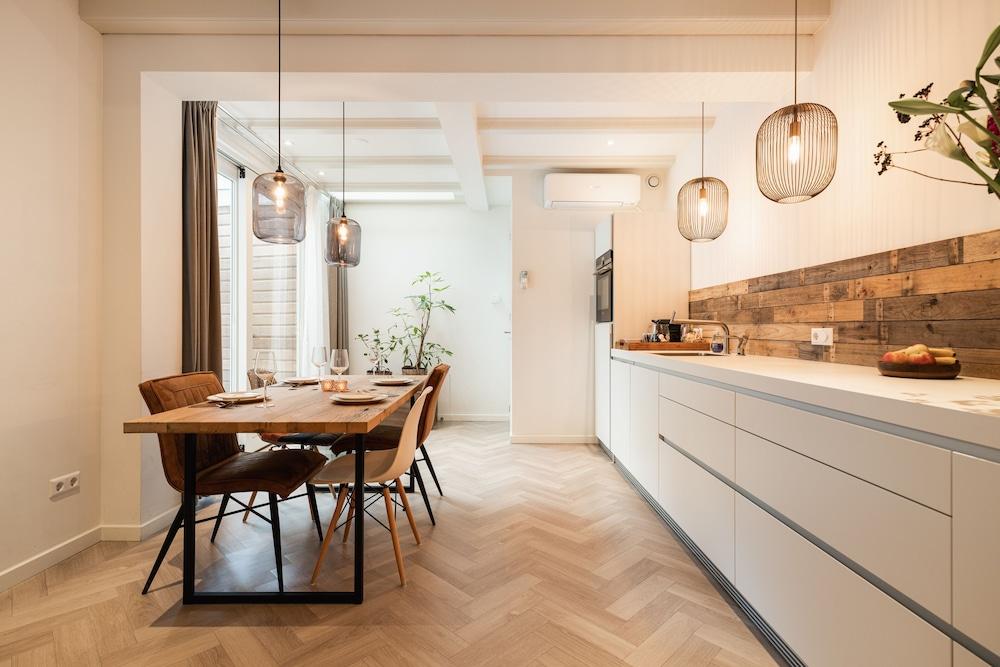 Leidse Square Luxury Apartment - Tap to explore photos