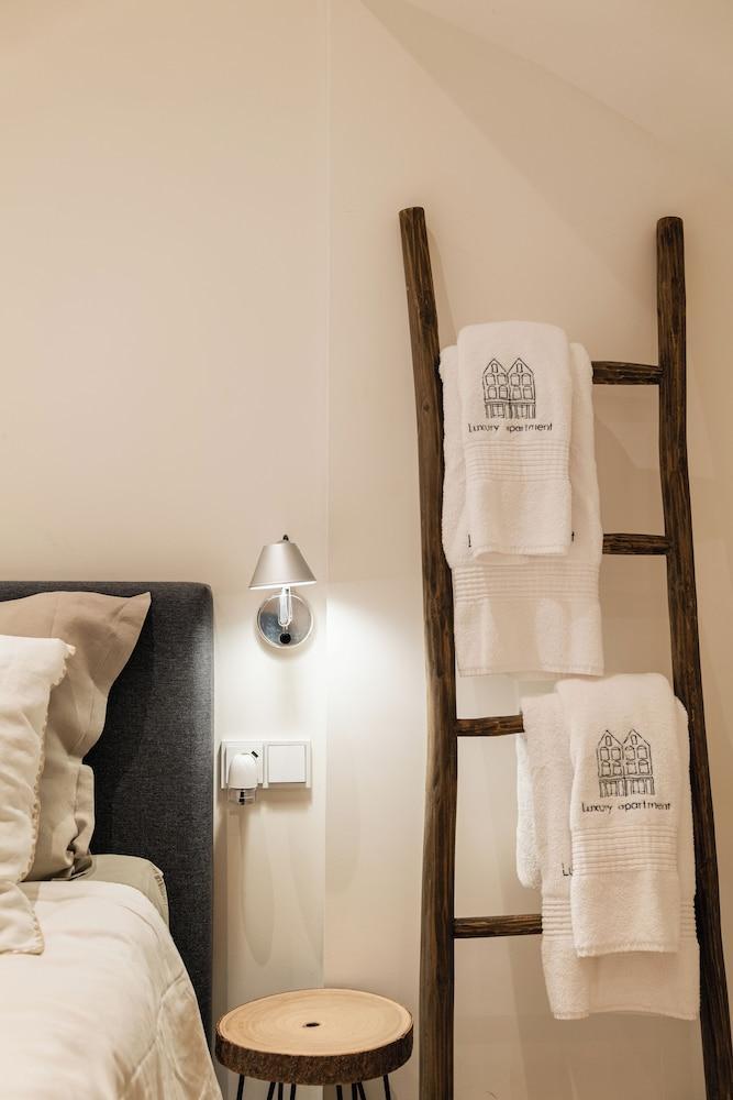 Leidse Square Luxury Apartment - Tap to explore photos