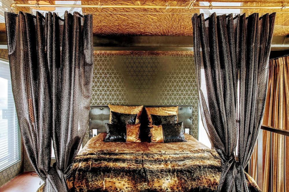 Crane Hotel Faralda Amsterdam Room Type - Design Suite, Tower (Mystique)
