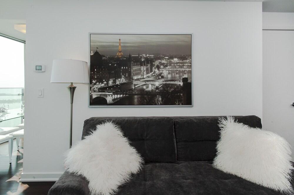Velvet Stays – Financial District - Tap to explore photos