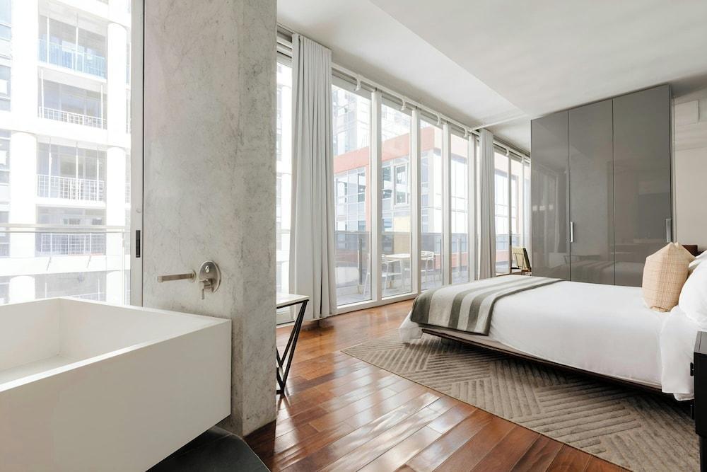 The Slate Hotel Downtown, Sonder by Marriott Bonvoy - Tap to explore photos