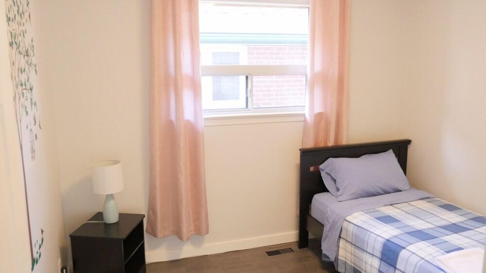 Richview Gardens Suite - Tap to explore photos