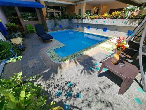 Lily Holiday hotel 百合假日酒店 Room Type - King Room with Balcony