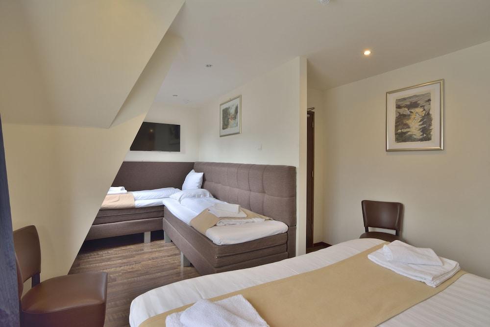 Boutique Hotel La Belle Vue Room Type - Deluxe Quadruple Room