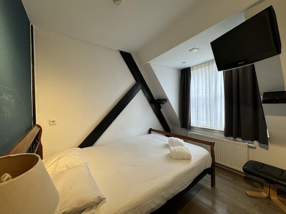 Boutique Hotel La Belle Vue Room Type - Small double attic room