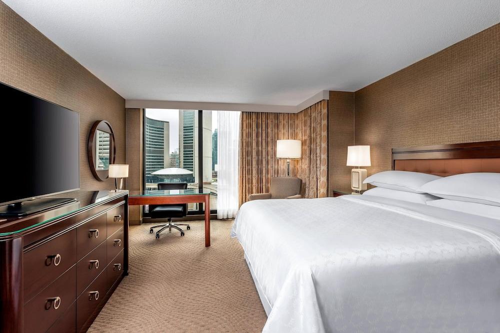 Sheraton Centre Toronto Hotel Room Type - Room, 1 King Bed