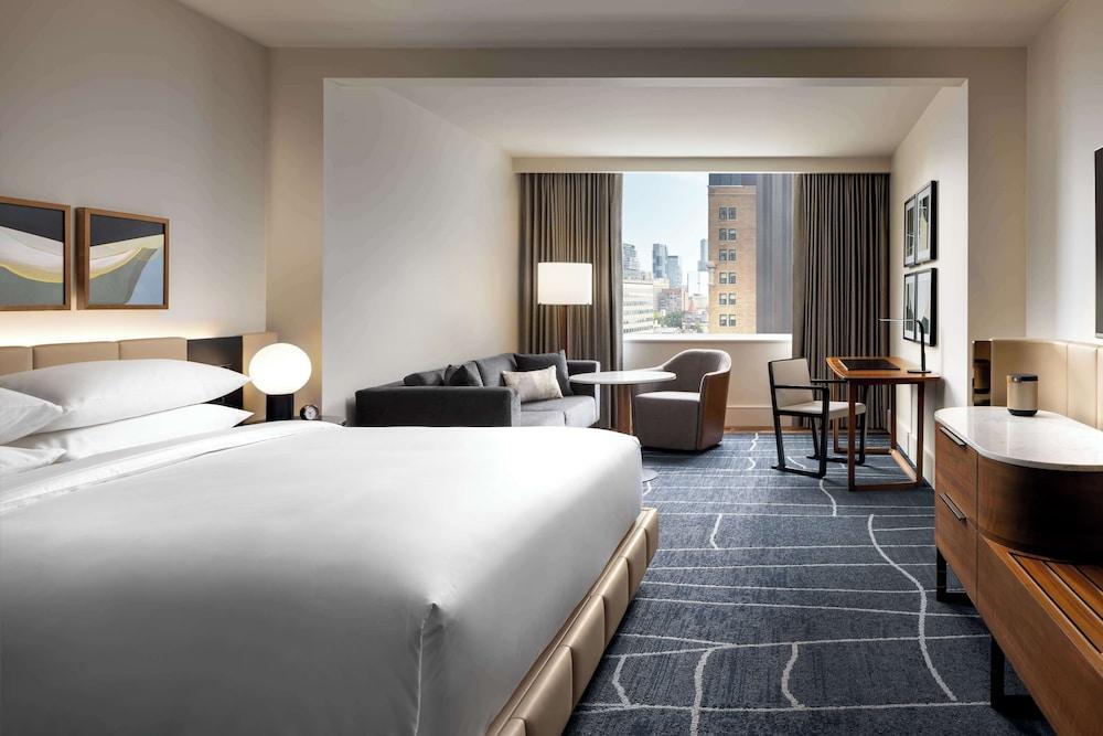Park Hyatt Toronto Room Type - Deluxe Room, 1 King Bed (High Floor)