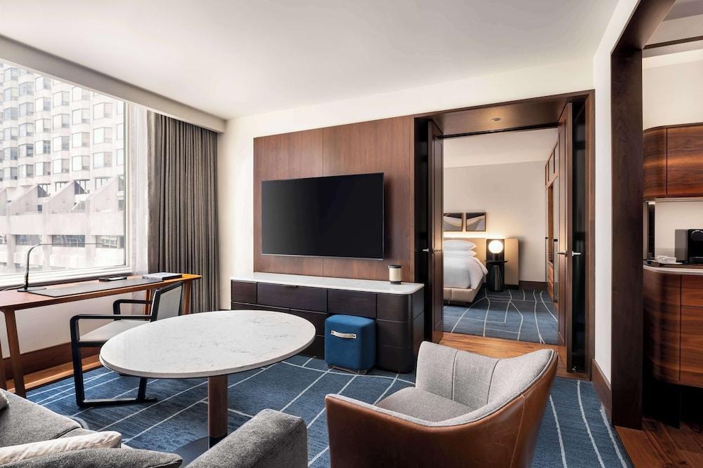 Park Hyatt Toronto Room Type - Suite, 1 Bedroom (High Floor)
