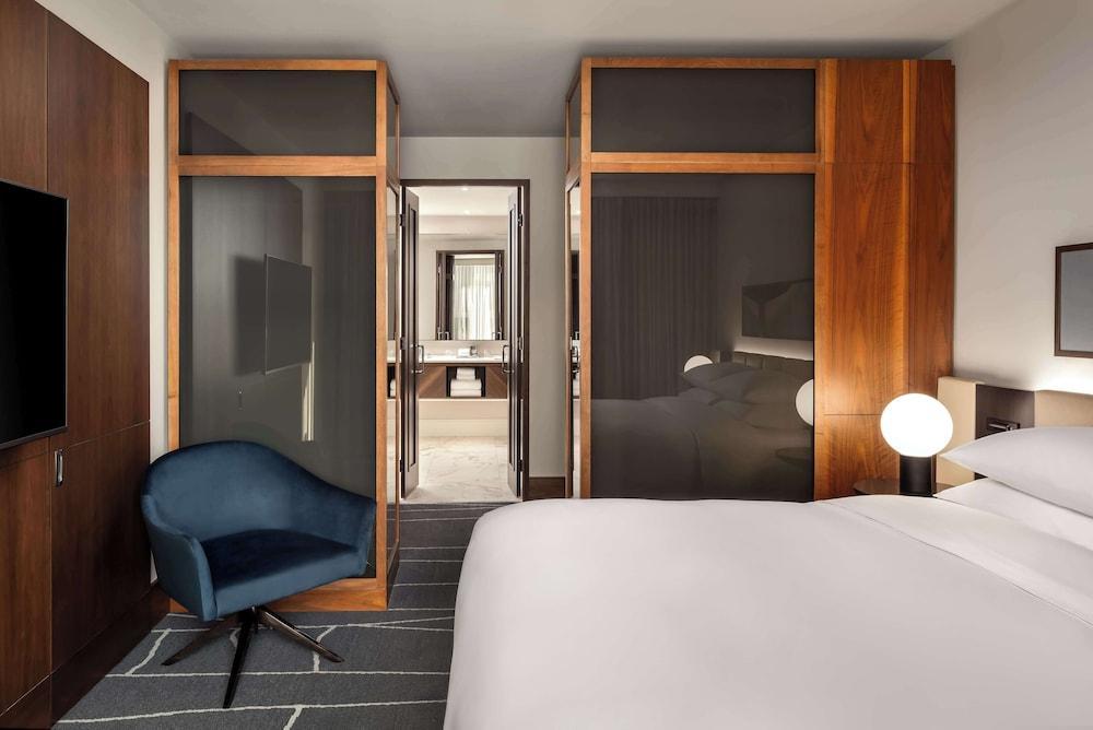 Park Hyatt Toronto Room Type - Suite, 1 Bedroom, Corner