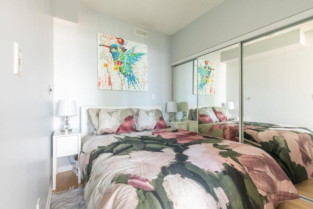 Maple Leaf Square Room Type - Deluxe Apartment, 1 Bedroom, Kitchen, City View