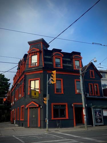 Royal Oak Inn - Tap to explore photos