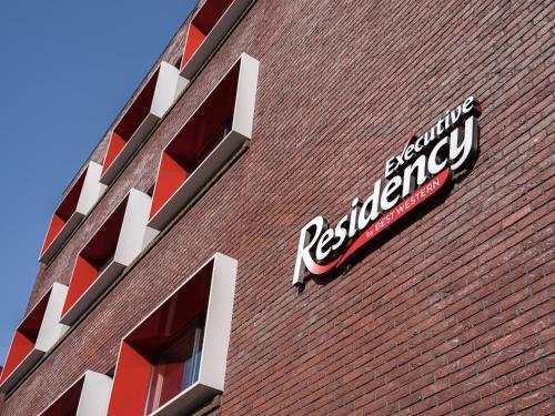 Executive Residency by Best Western Amsterdam Airport - Tap to explore photos