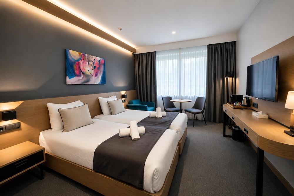 Executive Residency by Best Western Amsterdam Airport - Tap to explore photos