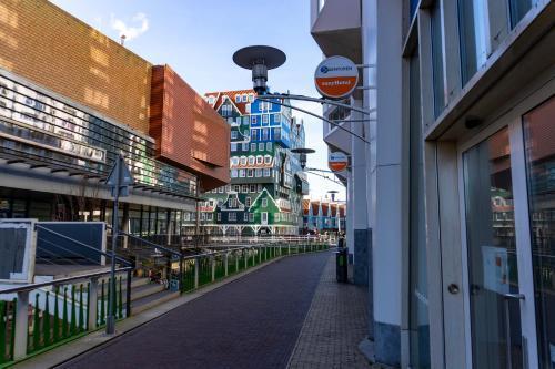 easyHotel Amsterdam Zaandam - Tap to explore photos