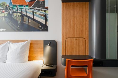 easyHotel Amsterdam Zaandam - Tap to explore photos