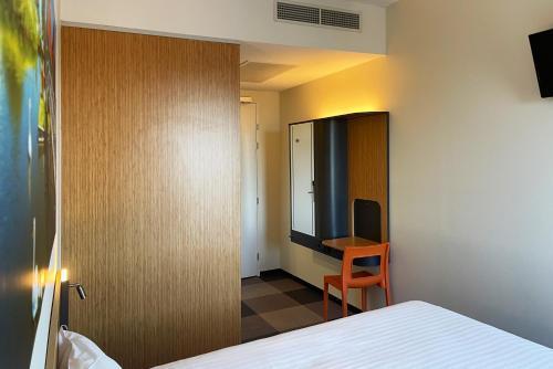 easyHotel Amsterdam Zaandam - Tap to explore photos