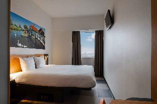 easyHotel Amsterdam Zaandam - Tap to explore photos