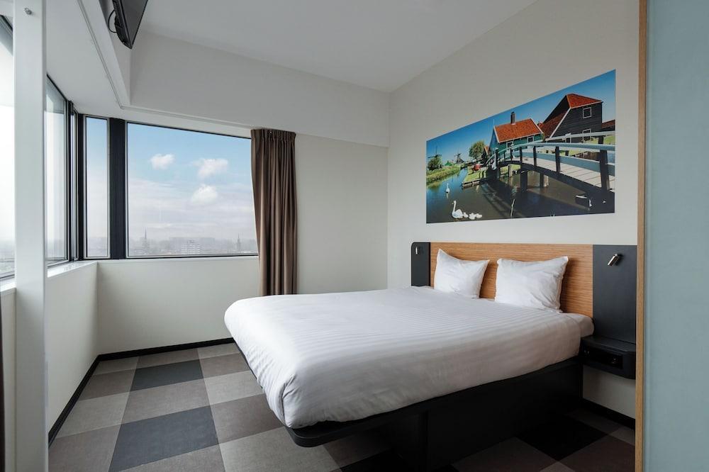 easyHotel Amsterdam Zaandam - Tap to explore photos