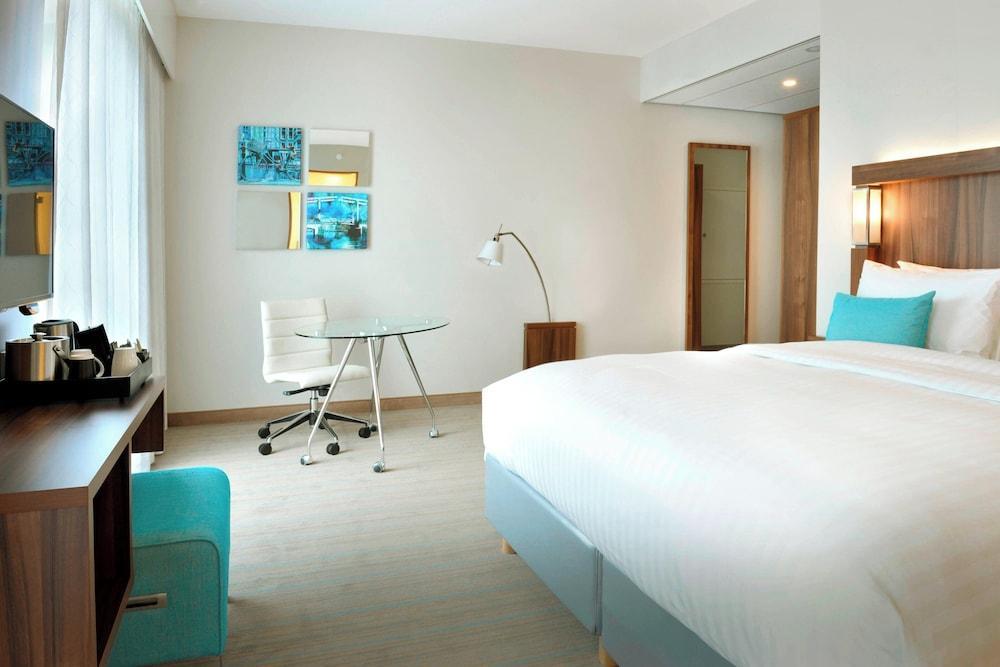 Courtyard Amsterdam Arena Atlas Room Type - Premium Room, 1 King Bed Courtyard Amsterdam Arena Atlas Room Type - Premium Room, 1 King Bed