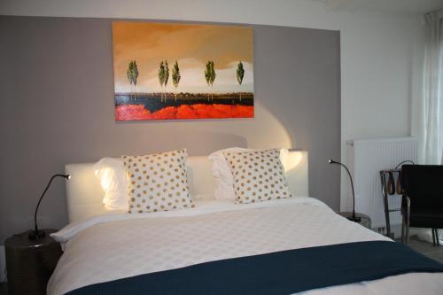 At number 6, B&B or bed only, 150 mtr from tram stop 20 min to centre
