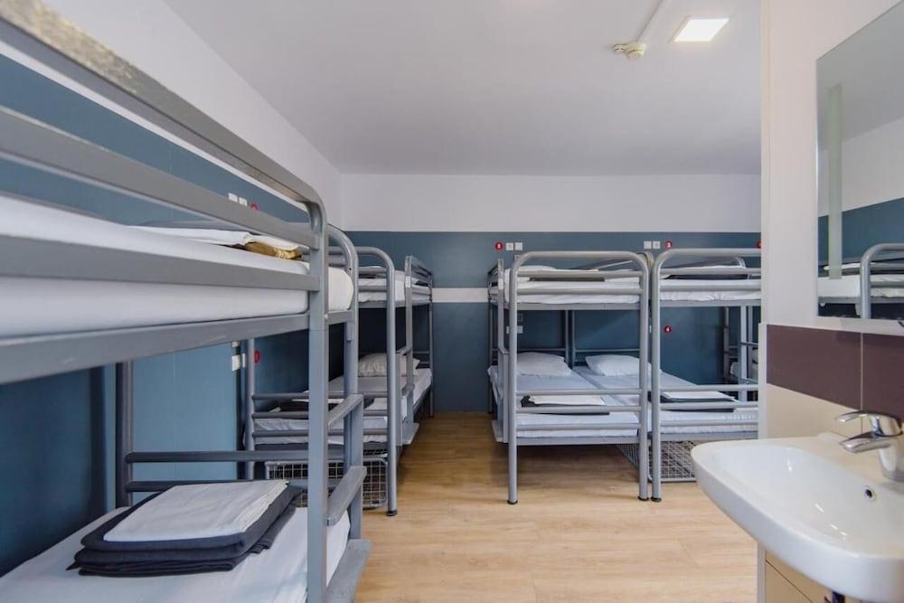Hostel Warmoes Amsterdam Room Type - Standard Room, Courtyard View