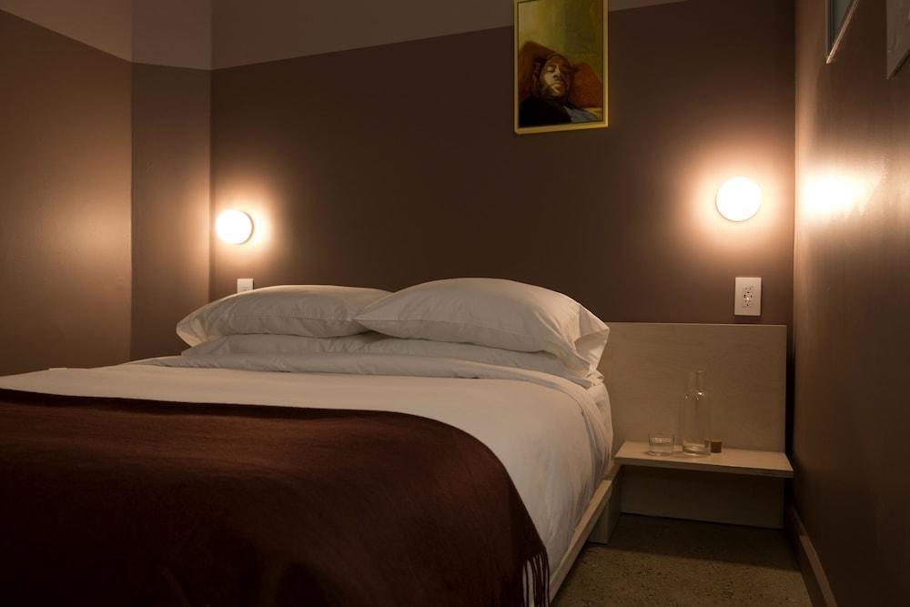 Ode Room Type - Classic Double Room, Lower level