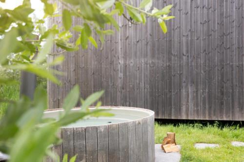 The Unbound - Tap to explore photos