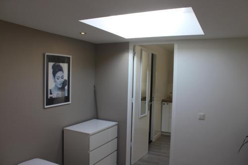 Bungalow between Amsterdam and Haarlem with sauna - Tap to explore photos