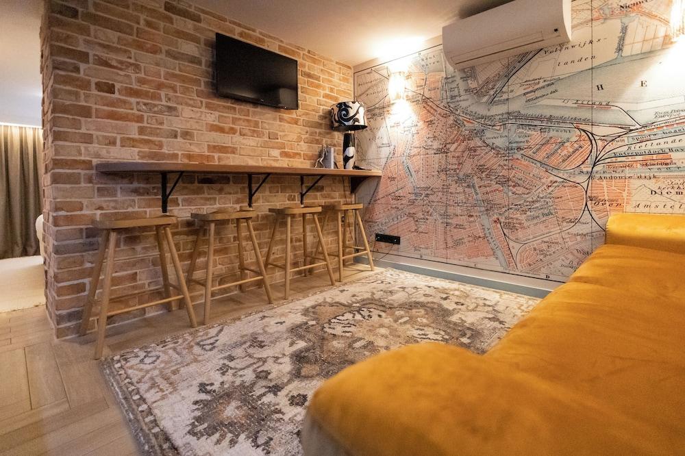 De Ware Jacob Boutique Hotel - Tap to explore photos